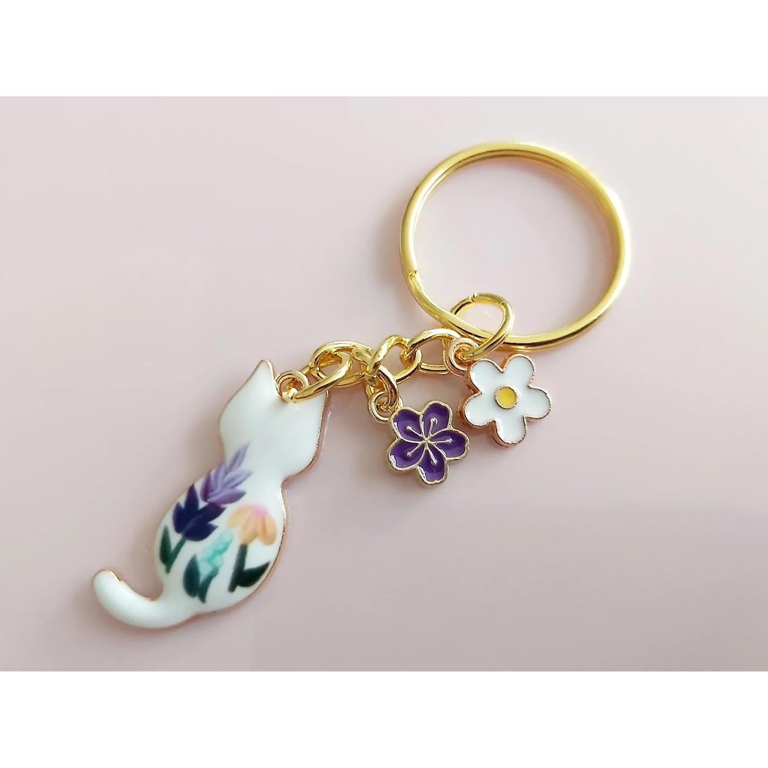 Agromusk Cute Cat Keychain, Enamel Flower Keyring Japanese Decor for Garden Cat Lovers, Kawaii Bag Charm With Sakura Flowers