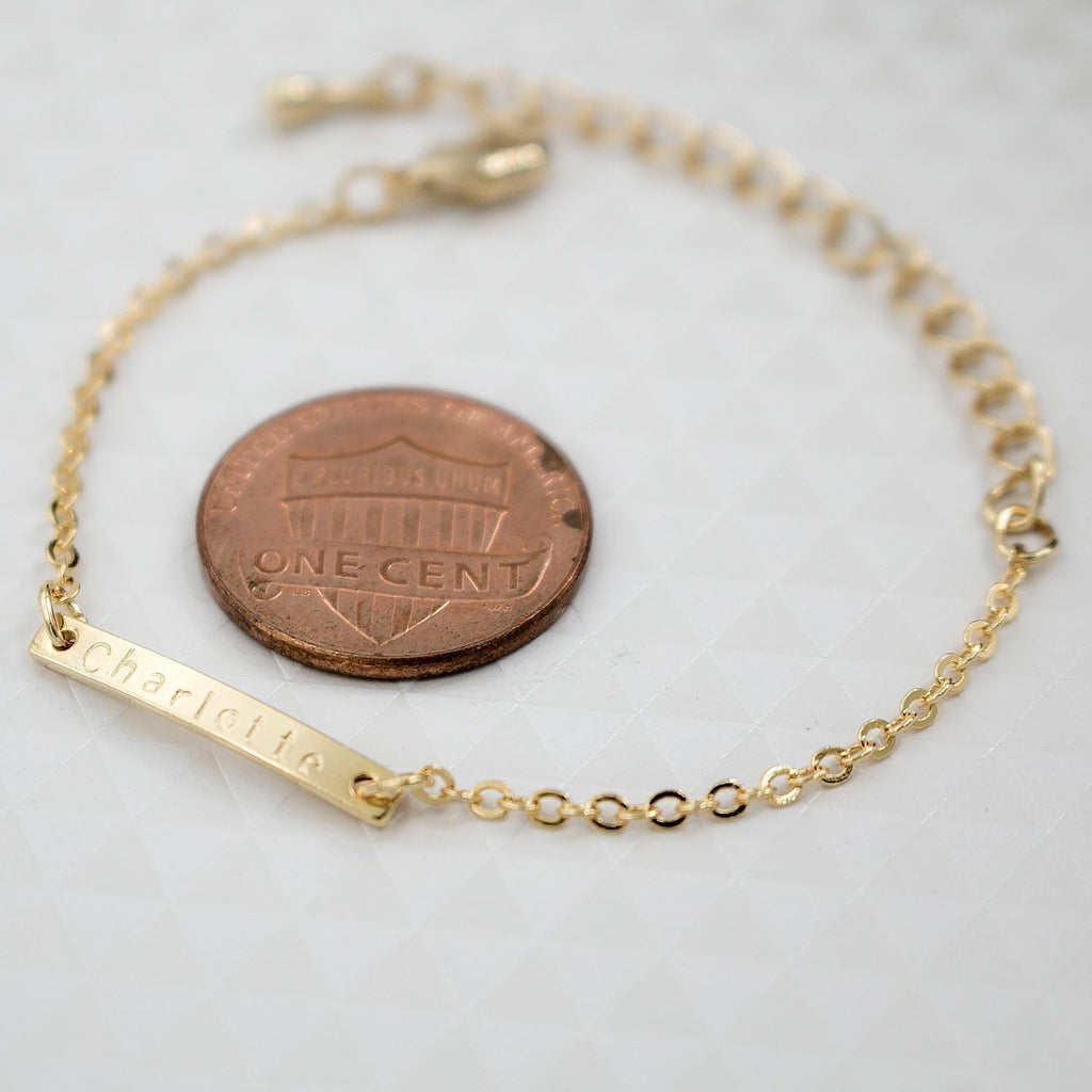 Baby Name Bar ID Bracelet Gold Plated Personalized Baby Gifts 16k Gold Dainty Hand Stamp Customized Newborn to Children First Birthday Great Gift