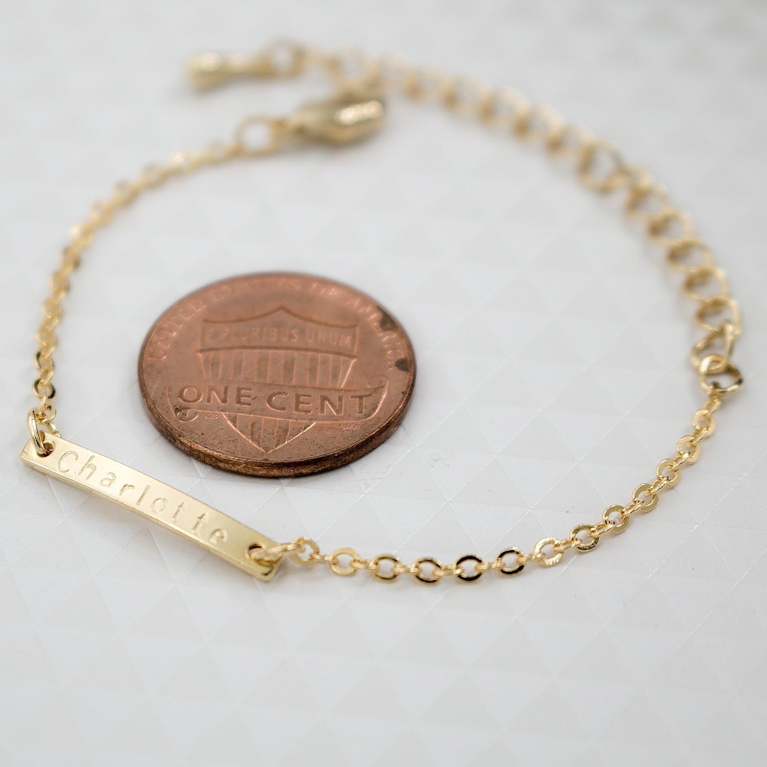 Baby Name Bar ID Bracelet Gold Plated Personalized Baby Gifts 16k Gold Dainty Hand Stamp Customized Newborn to Children First Birthday Great Gift
