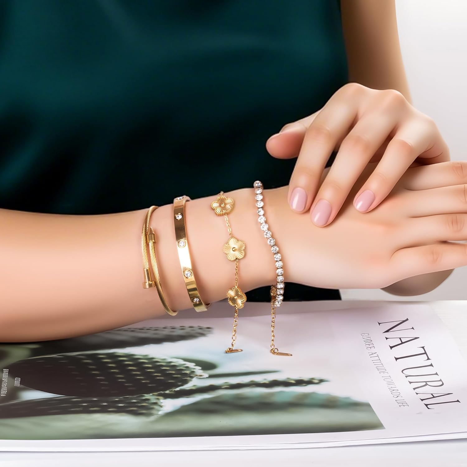 Lamdo 18K Gold Plated Womens Stackable Floral Gold Clover Bracelets Set Love Bangle Bracelets Non Tarnish, Gold Bracelet Set Trendy Jewelry,Gifts for Women's Day and Mother's Day