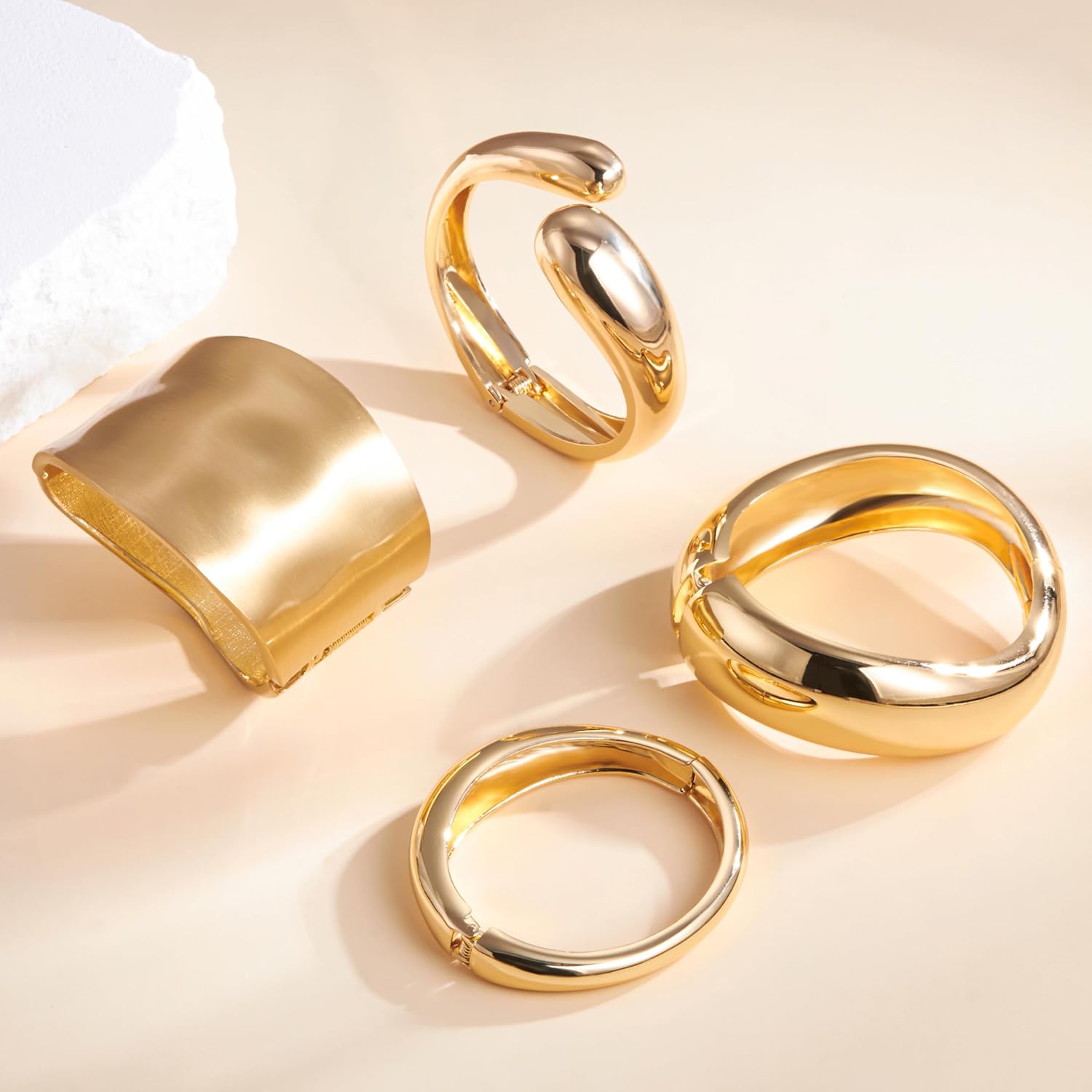 4 Pcs Women Gold Silver Cuff Bracelet Hinged Design Bracelet Trendy Chunky Cuff Bangle Thick Gold Silver Bracelets for Women