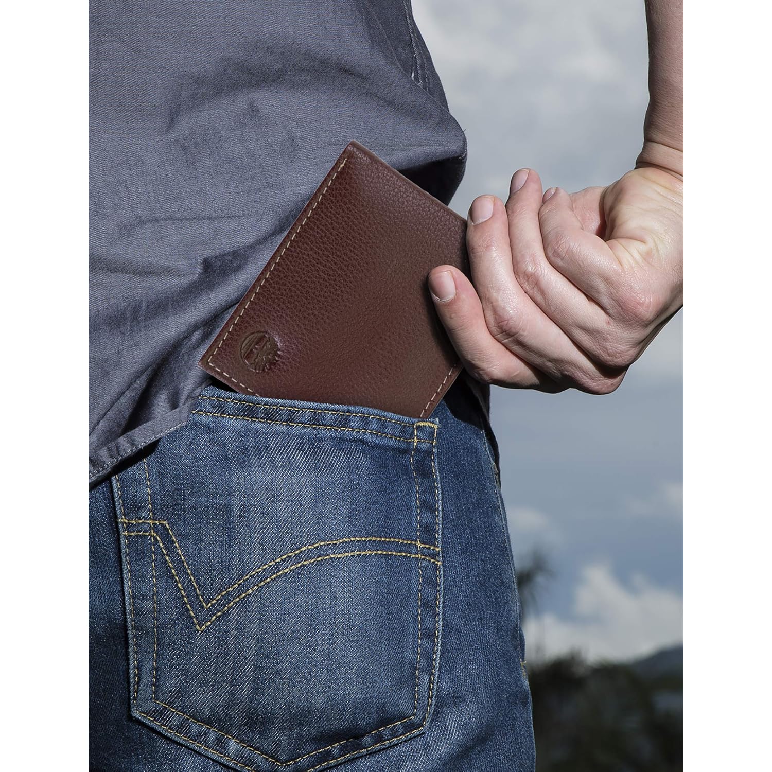 Timberland Men's Leather Wallet With Attached Flip Pocket, Brown (Sportz), One Size